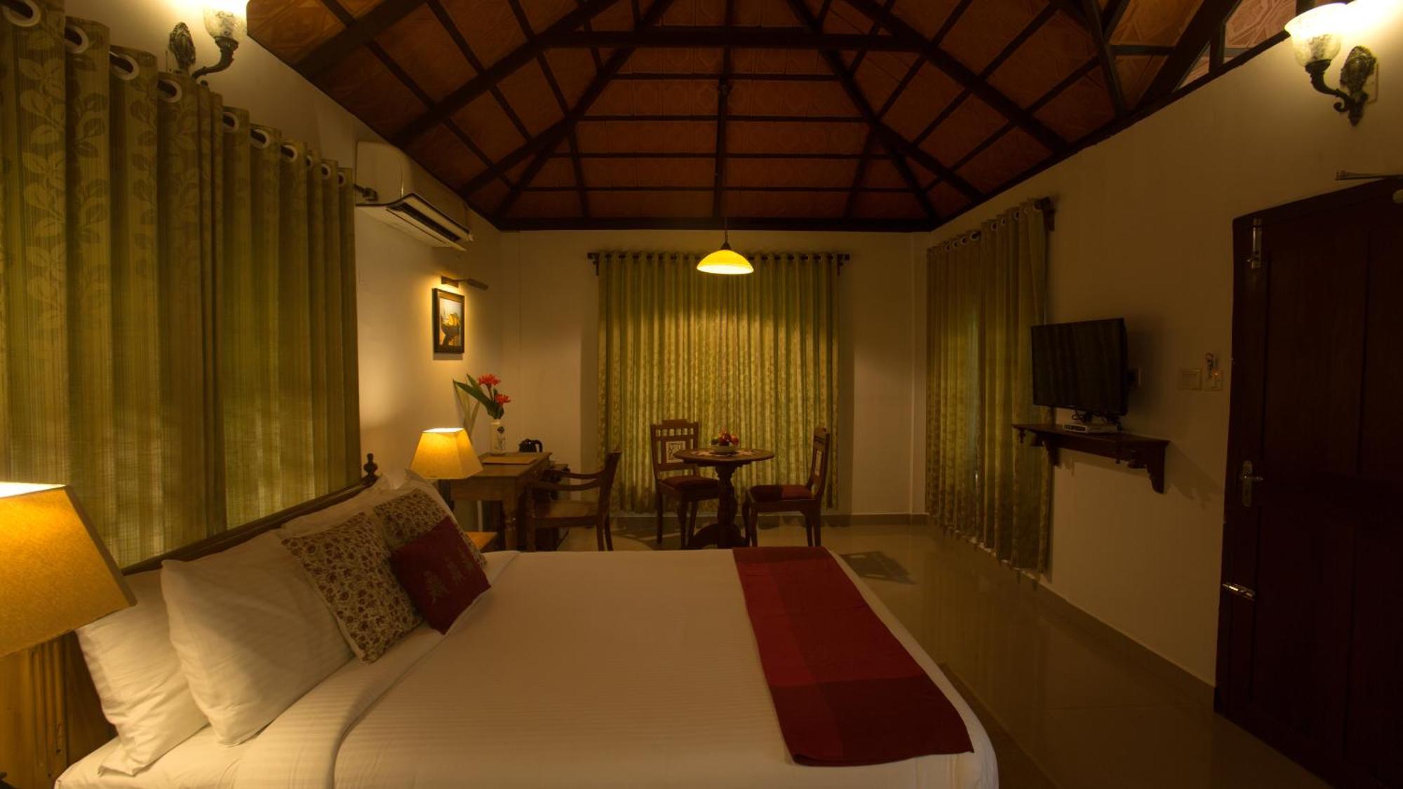 Palmgrove Lake Resort Alappuzha Ngoại thất bức ảnh