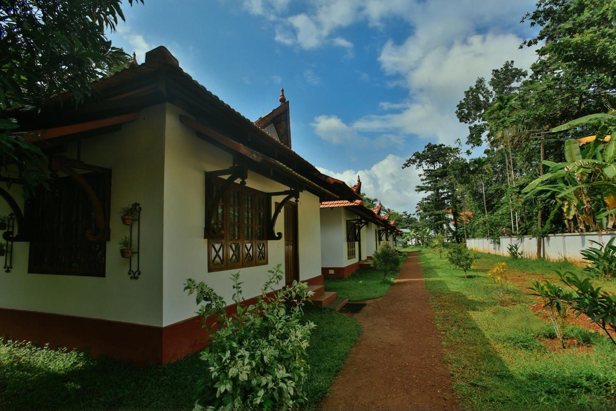 Palmgrove Lake Resort Alappuzha Ngoại thất bức ảnh