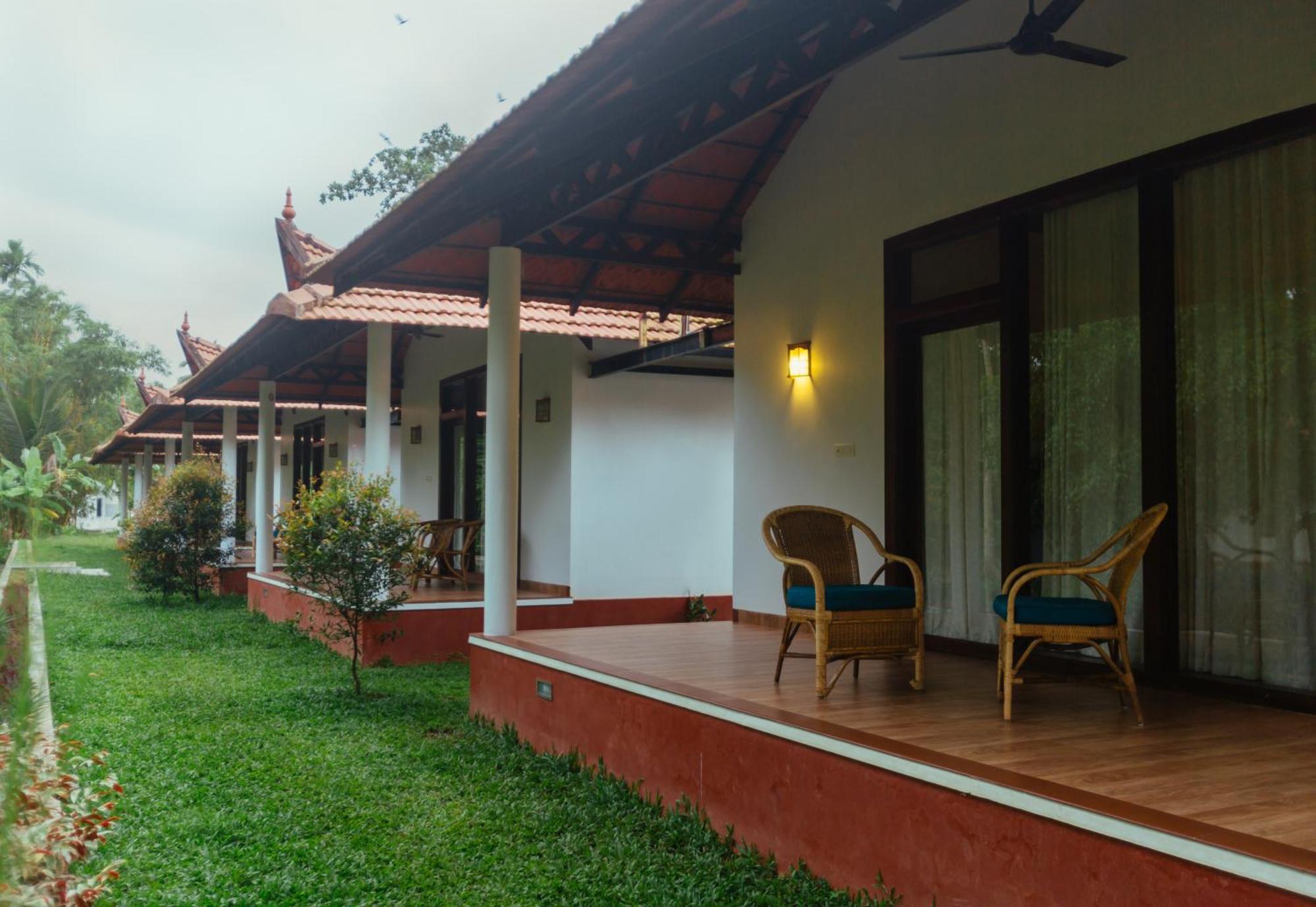 Palmgrove Lake Resort Alappuzha Ngoại thất bức ảnh