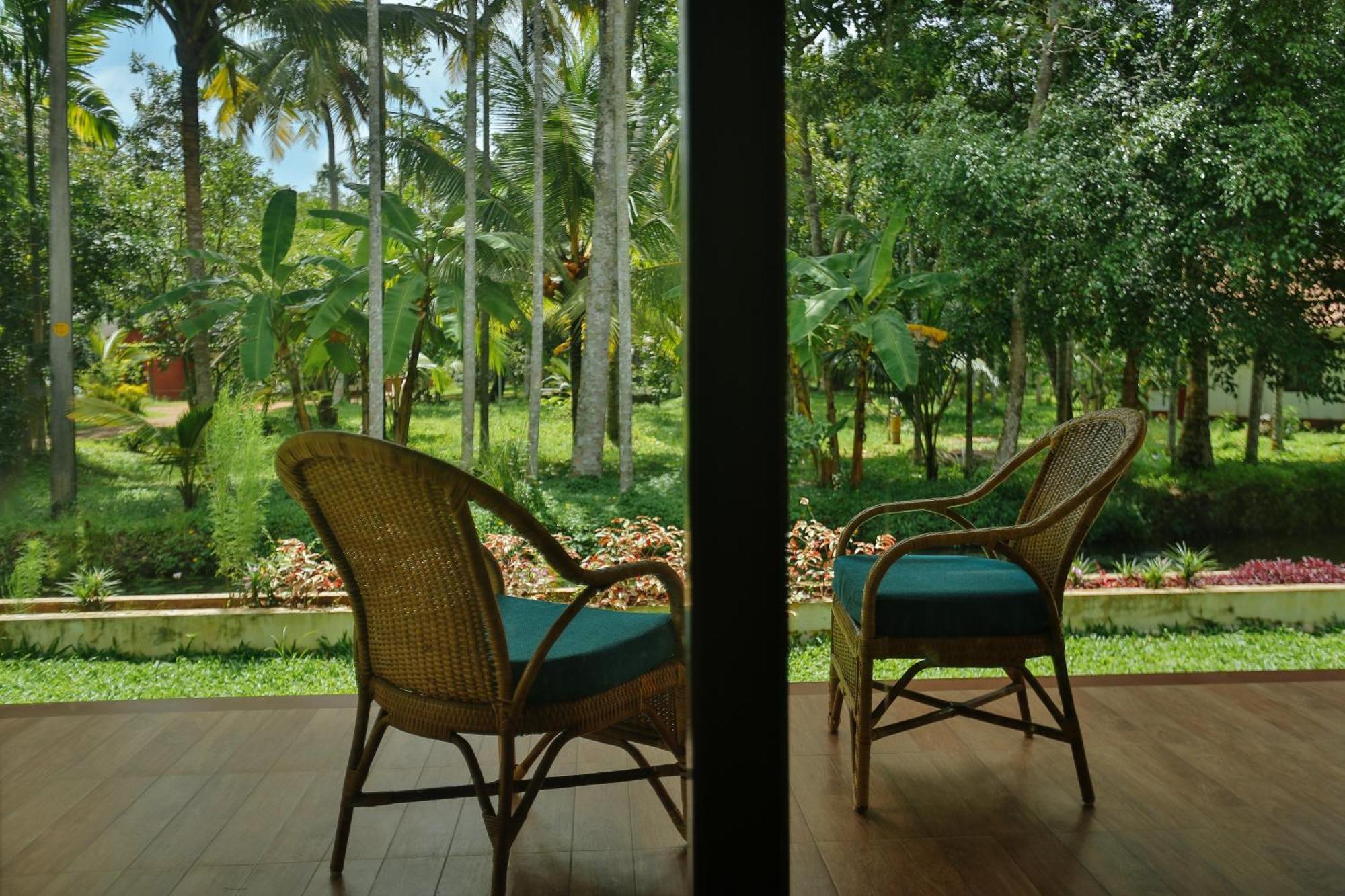 Palmgrove Lake Resort Alappuzha Ngoại thất bức ảnh