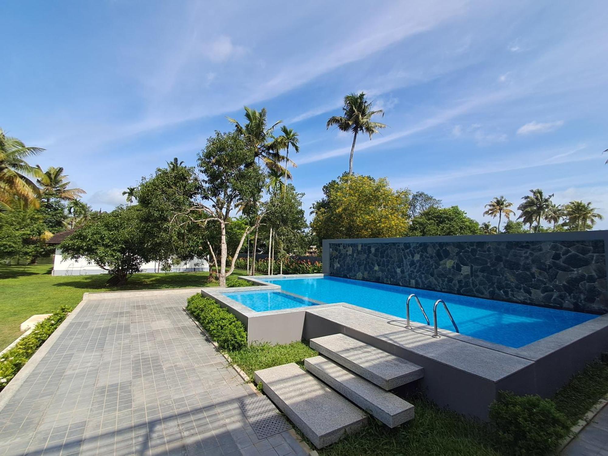 Palmgrove Lake Resort Alappuzha Ngoại thất bức ảnh