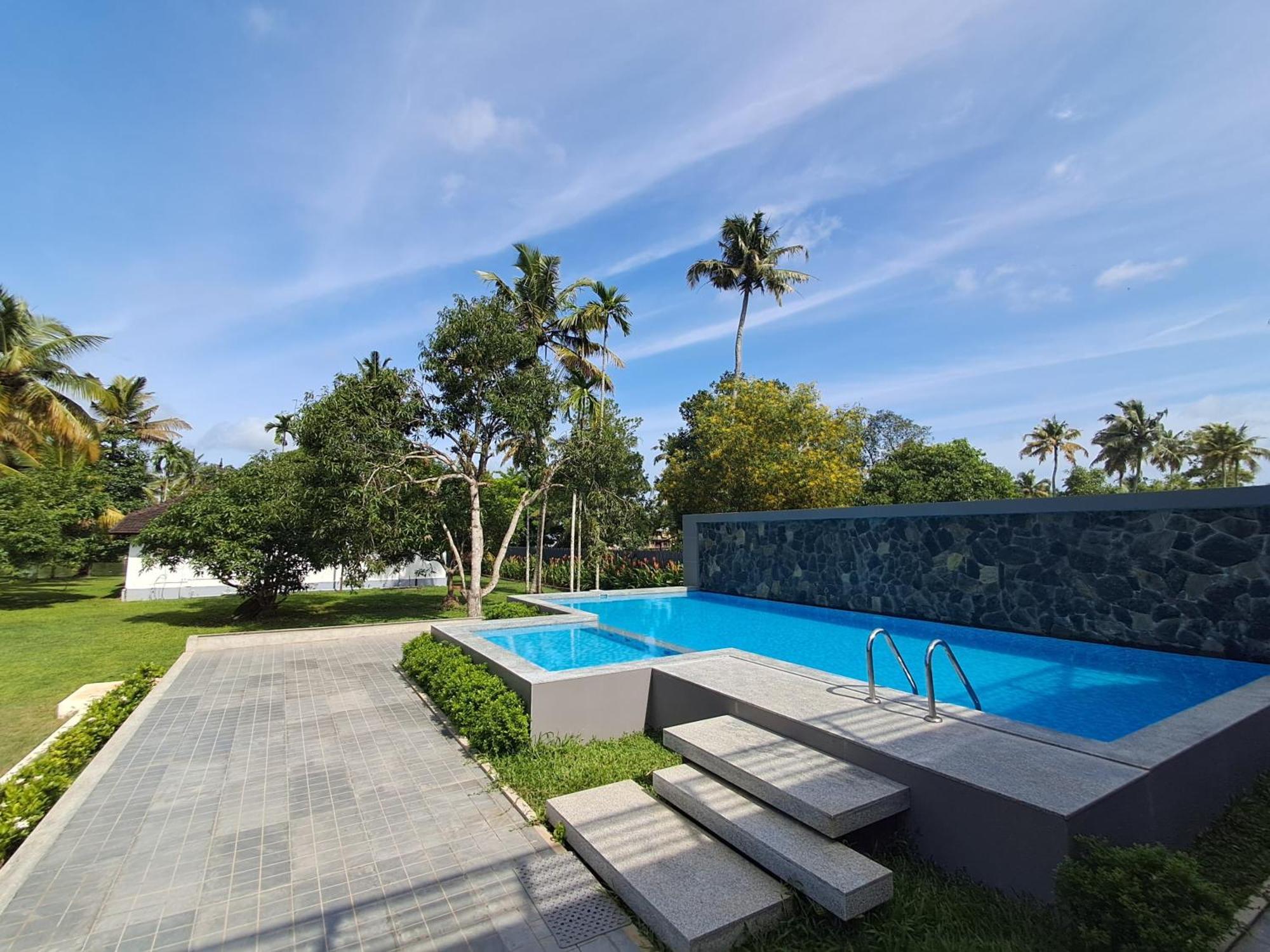 Palmgrove Lake Resort Alappuzha Ngoại thất bức ảnh