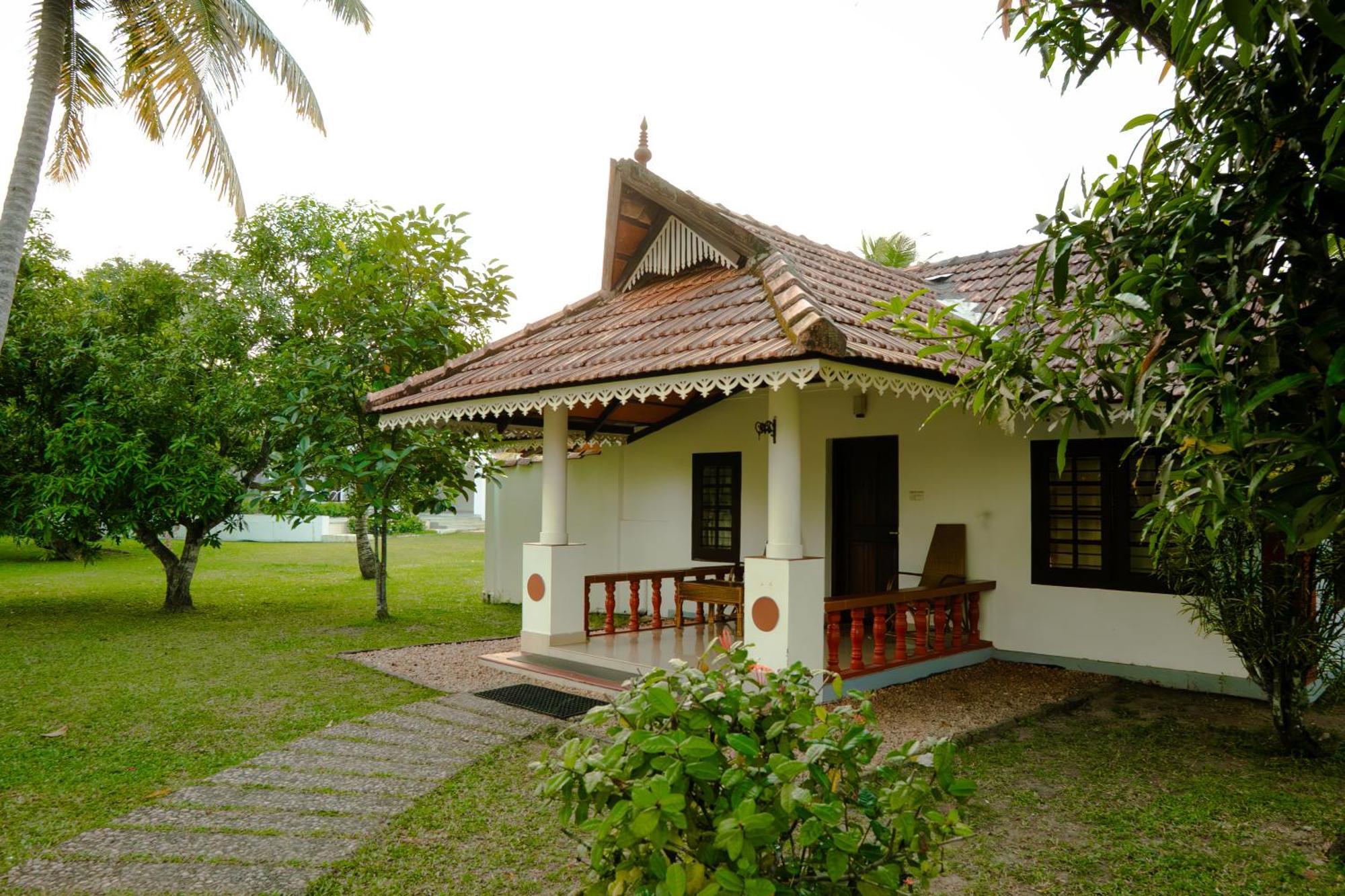 Palmgrove Lake Resort Alappuzha Ngoại thất bức ảnh