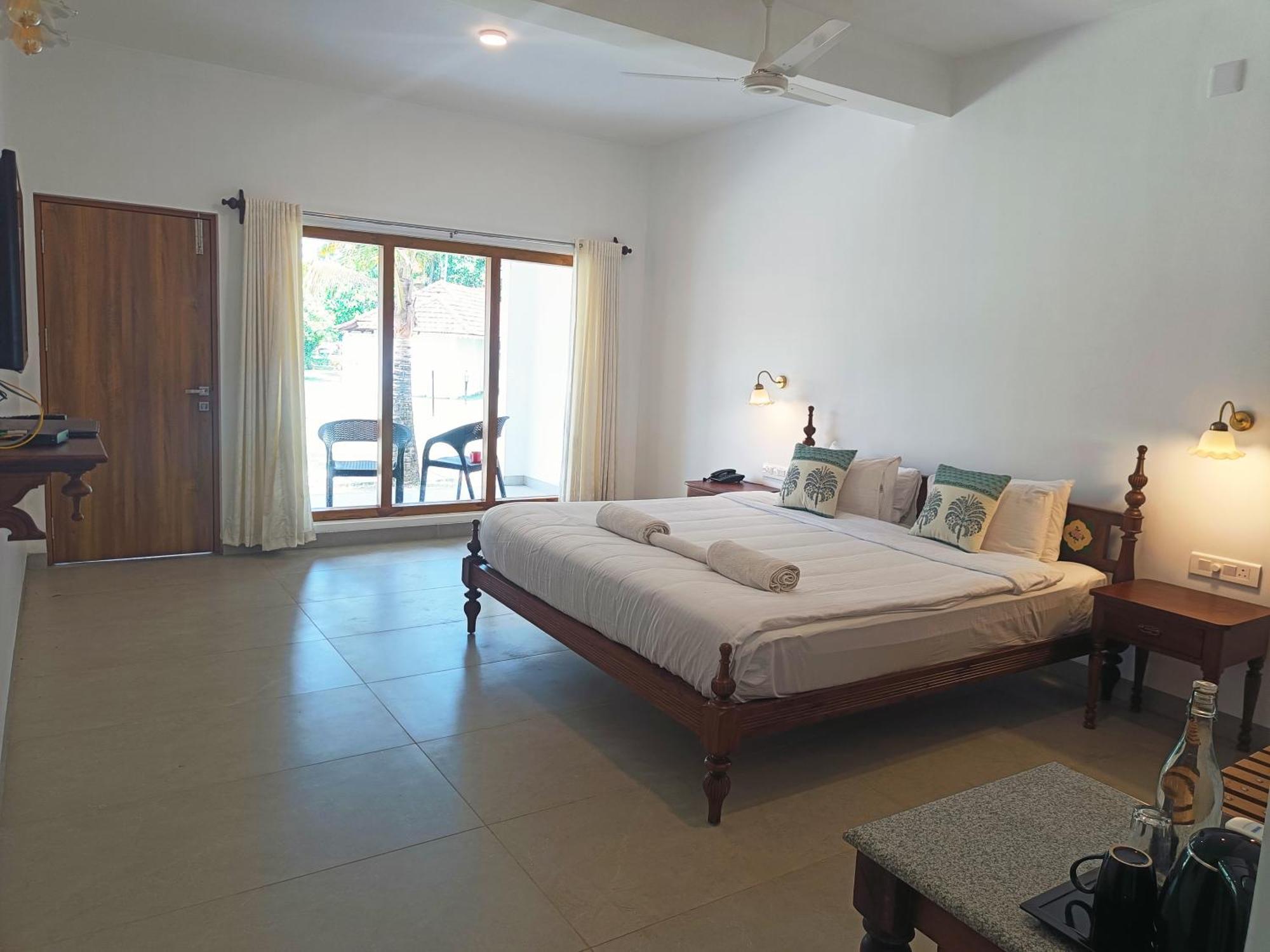 Palmgrove Lake Resort Alappuzha Ngoại thất bức ảnh