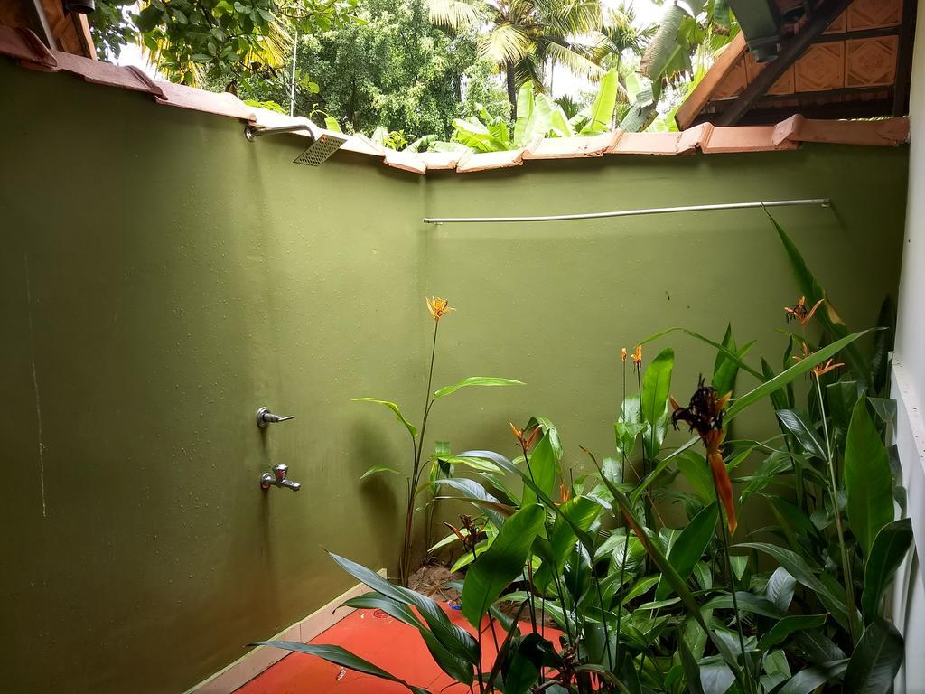 Palmgrove Lake Resort Alappuzha Ngoại thất bức ảnh