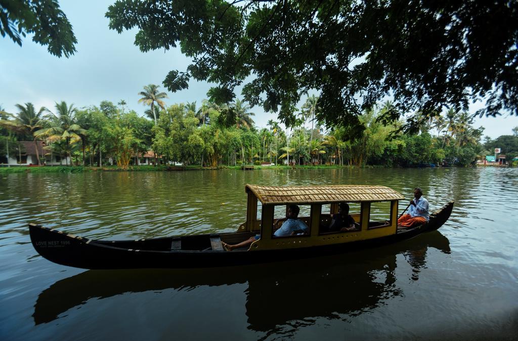 Palmgrove Lake Resort Alappuzha Ngoại thất bức ảnh