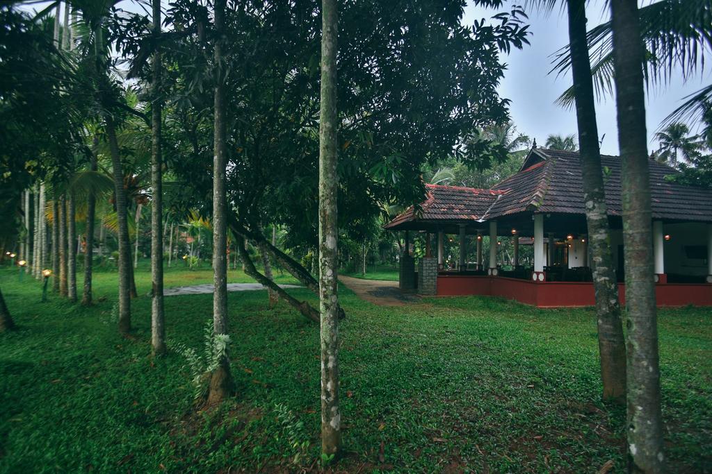 Palmgrove Lake Resort Alappuzha Ngoại thất bức ảnh