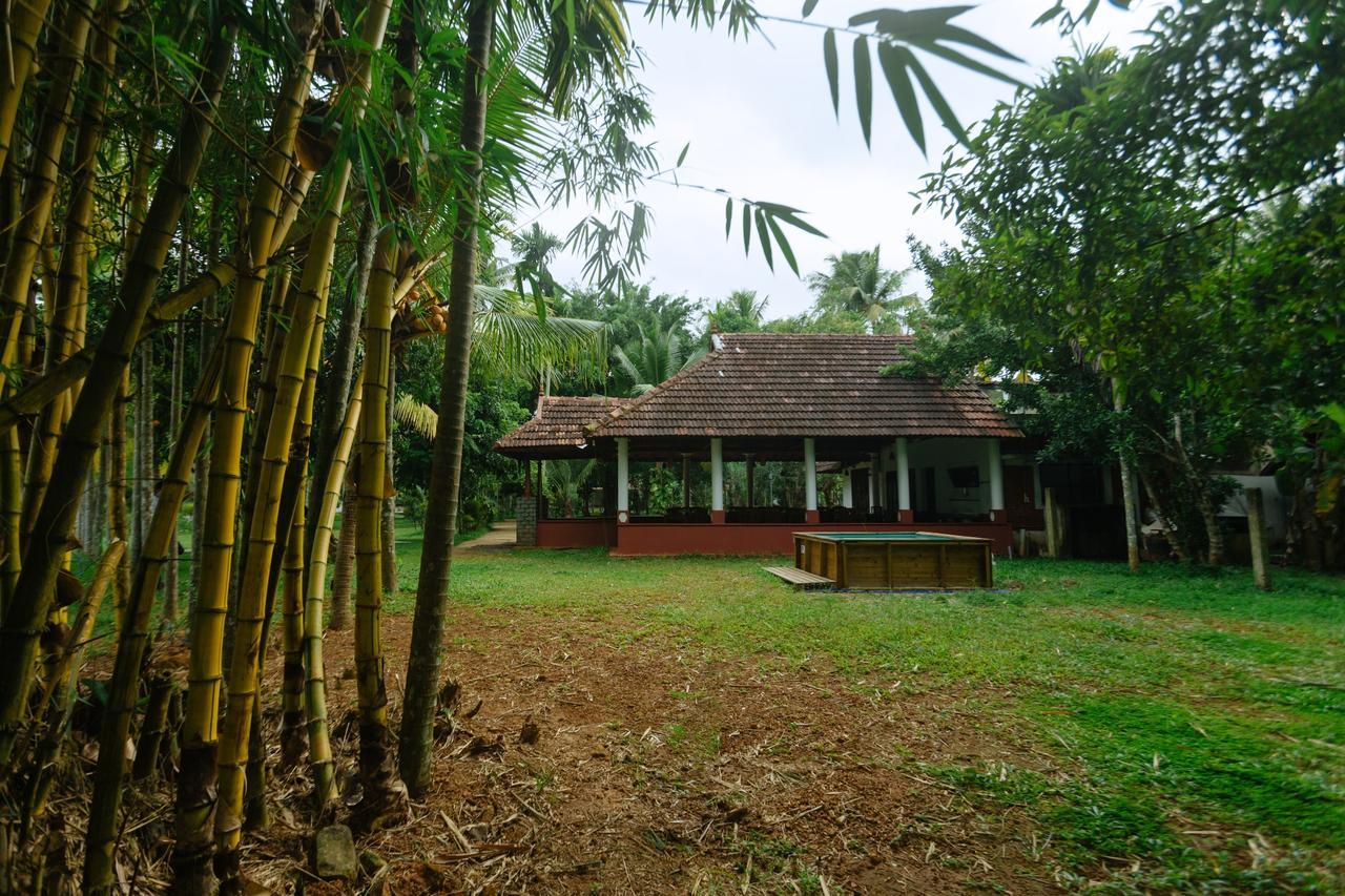 Palmgrove Lake Resort Alappuzha Ngoại thất bức ảnh