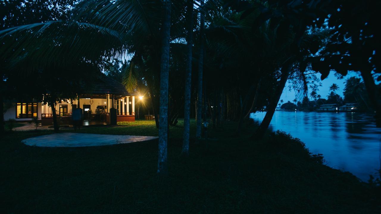 Palmgrove Lake Resort Alappuzha Ngoại thất bức ảnh